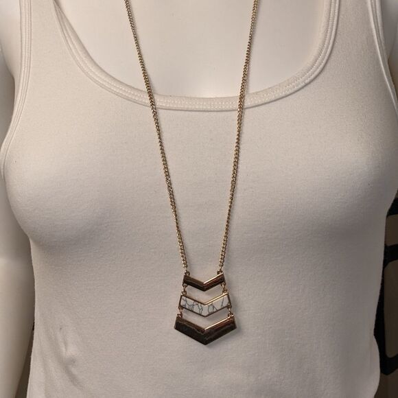 Chevron gold & white w/blue design necklace - Picture 1 of 5